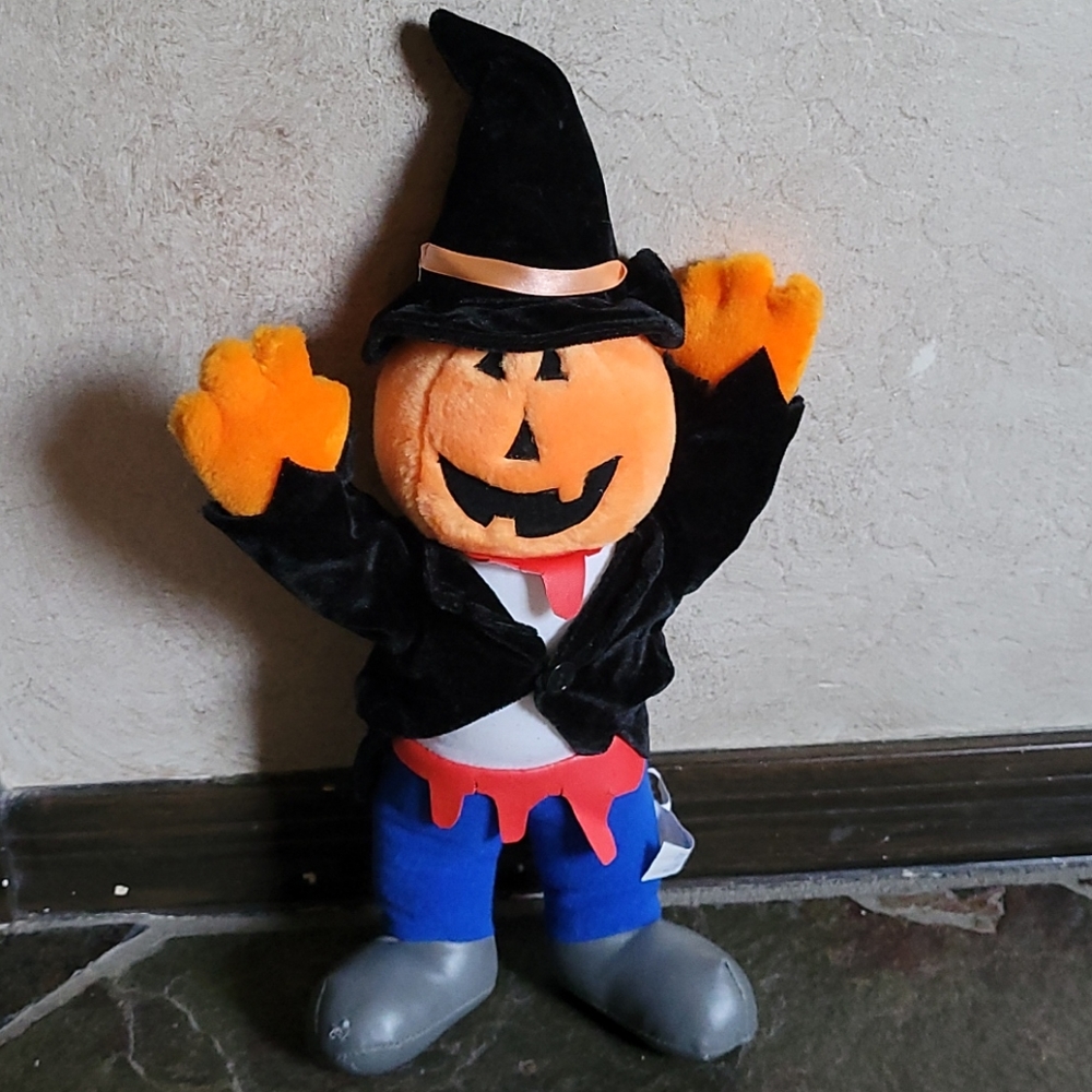 Jack-o'-lantern
Toy Connection plush